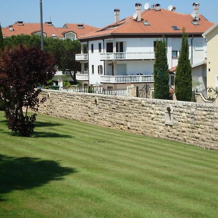 Apartman Carmen Crveni Vrh Buitenkant foto